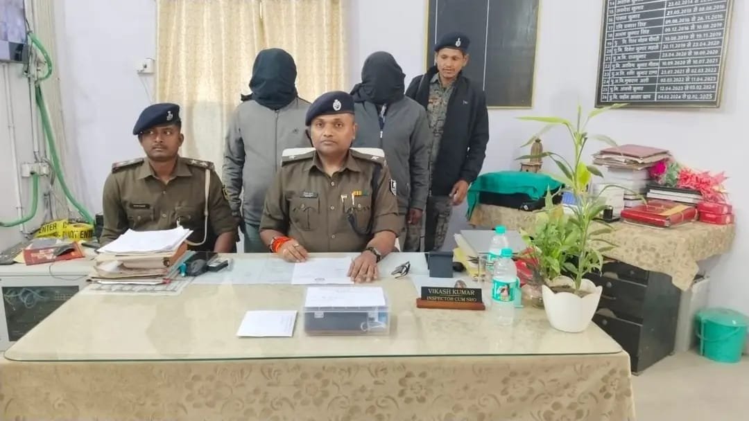 औरंगाबाद में ATM कार्ड बदलकर ठगी करने वाले दो शातिर अपराधी गिरफ्तार, 86 ATM कार्ड और नकदी बरामद